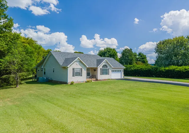 Photo 3 of Single family home for sale at 463 White Oak Trl, Spring Hill, TN 37174 | MLS# 3542410 | Listing updated on 2026-09-26