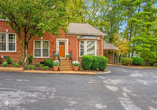 1st image of 9 Sharonwood Dr, Nashville, TN 37215 | MLS# 3037520