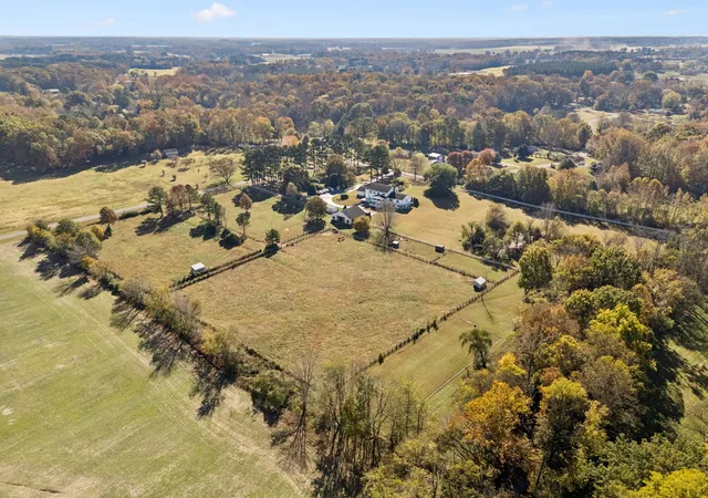 2nd image of 2600 Clanton Rd, Lawrenceburg, TN 38464 | MLS# 3037477