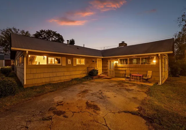Photo 1 of Single family home for sale at 4433 Live Oak Ln, Chattanooga, TN 37411 | MLS# 3037493 | Listing updated on 2026-05-04