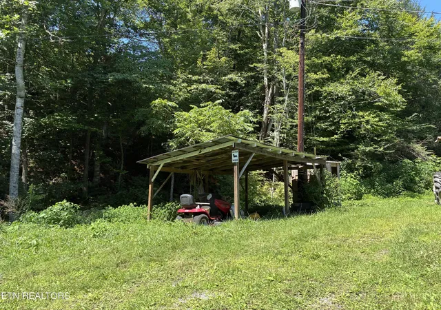 Photo 3 of Single family home for sale at 186 Drinnon Ln, Sneedville, TN 37869 | MLS# 3306011 | Listing updated on 2026-09-23