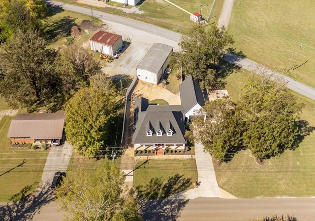 2nd image of 635 Patterson Rd, Savannah, TN 38372 | MLS# 3043456