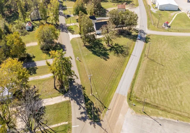 Photo 3 of Single family home for sale at 635 Patterson Rd, Savannah, TN 38372 | MLS# 3043456 | Listing updated on 2025-11-17