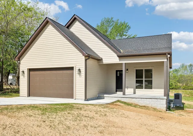 4th image of 827 Oconner St, Smithville, TN 37166 | MLS# 3039258