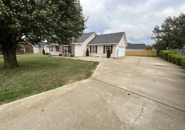 Photo 3 of Single family home for sale at 2712 Pickards Pt, La Vergne, TN 37086 | MLS# 3039872 | Listing updated on 2026-07-06