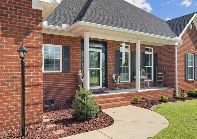 Homes for sale in Columbia, TN | 605 Compton Ln, Columbia, TN 38401 | MLS# 3205713