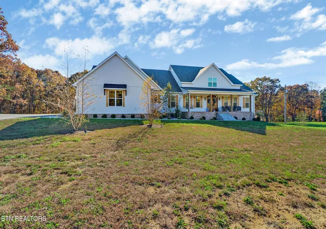 Photo 3 of Single family home for sale at 422 Peach Ln, Jamestown, TN 38556 | MLS# 3041280 | Listing updated on 2026-09-12
