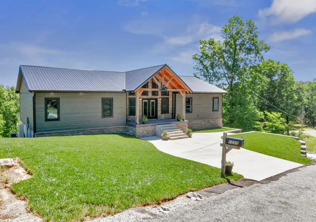 Photo 3 of Single family home for sale at 1055 Hunters Landing Ln, Smithville, TN 37166 | MLS# 3171528 | Listing updated on 2026-05-16