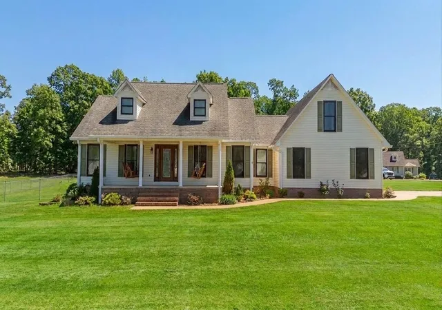 Homes for sale in Savannah, TN | 145 Tom Way, Savannah, TN 38372 | MLS# 3041371