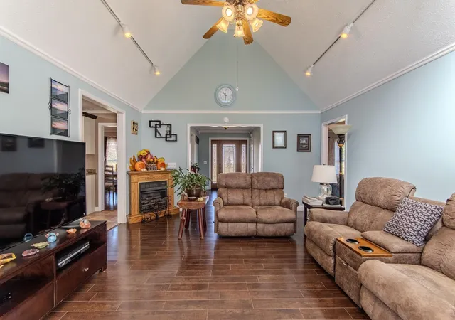 Homes for sale in Savannah, TN | 145 Tom Way, Savannah, TN 38372 | MLS# 3041371