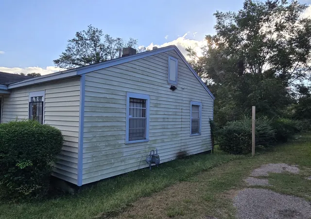 Photo 3 of Single family home for sale at 1509 Ragan St, Memphis, TN 38106 | MLS# 3041571 | Listing updated on 2025-11-06