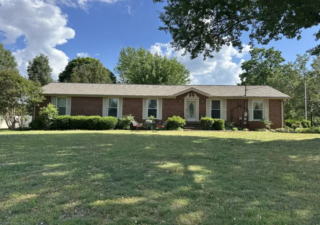 Single family home for sale at 1608 Lilac Dr, Lebanon, TN 37087 | MLS# 3223720