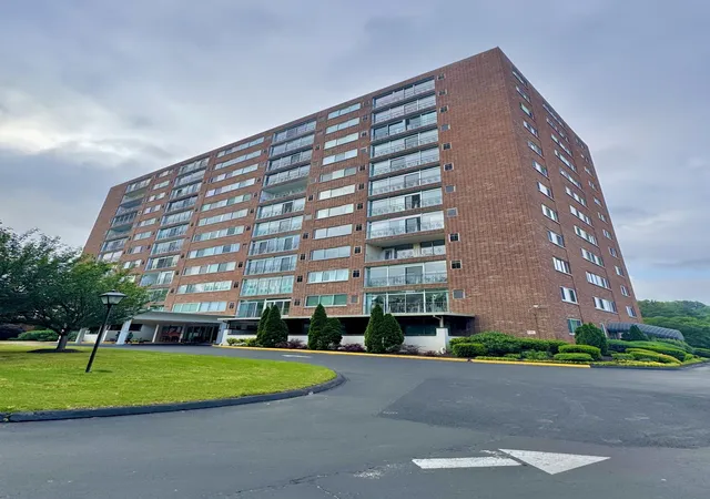Homes for sale in Chattanooga, TN | 1414 Continental Dr #302, Chattanooga, TN 37405 | MLS# 3041624