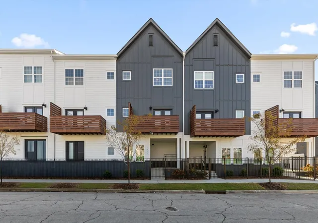 Photo 1 of Townhouse for sale at 1966 Mitchell Avenue, Chattanooga, TN 37408 | MLS# 3041702 | Listing updated on 2025-12-05