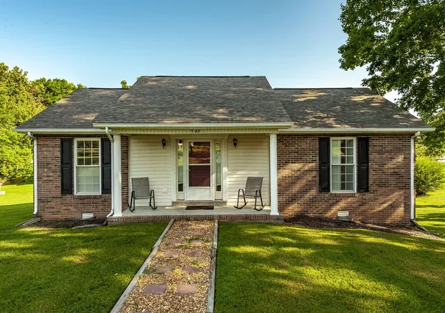 1st image of 748 E College St, Greenbrier, TN 37073 | MLS# 3042186