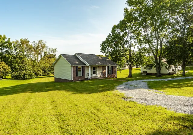 4th image of 748 E College St, Greenbrier, TN 37073 | MLS# 3042186