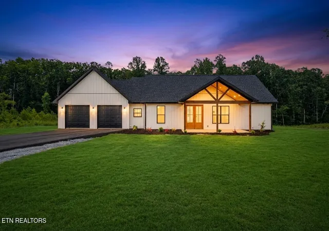 Homes for sale in Jamestown, TN | 1468 Taylor Pl Rd, Jamestown, TN 38556 | MLS# 3042231