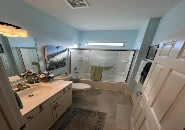 Photo 3 of Single family home for sale at 863 Meadowcrest Way, Lebanon, TN 37090 | MLS# 3050794 | Listing updated on 2025-11-25
