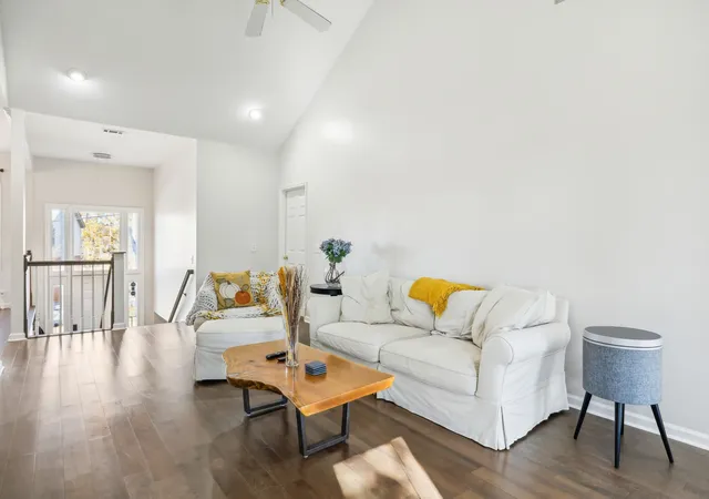 Photo 2 of Single family home for sale at 728 Magnolia Trl, Nashville, TN 37221 | MLS# 3183252 | Listing updated on 2026-09-05