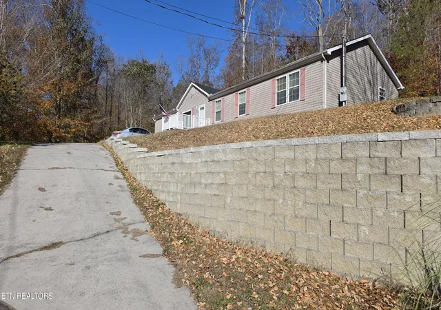 Homes for sale in Clinton, TN | 236 Loggers Lane, Clinton, TN 37716 | MLS# 3206956