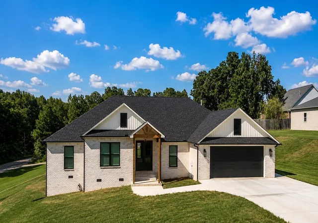 Photo 1 of Single family home for sale at 174 Cardinal Est Dr, Lexington, TN 38351 | MLS# 3045035 | Listing updated on 2026-10-08