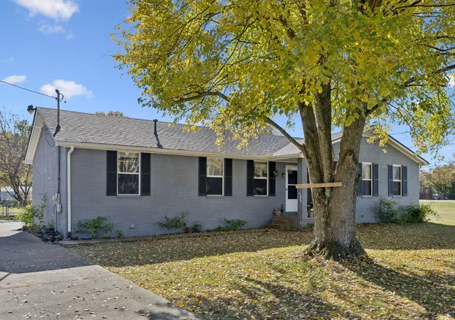 Photo 2 of Single family home for sale at 6002 Creekmont Dr, Murfreesboro, TN 37129 | MLS# 3045456 | Listing updated on 2026-09-08