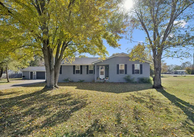 Photo 1 of Single family home for sale at 6002 Creekmont Dr, Murfreesboro, TN 37129 | MLS# 3045456 | Listing updated on 2026-09-08