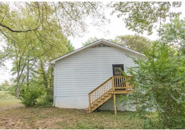 2nd image of 210 Elliott Ct, Columbia, TN 38401 | MLS# 3047613