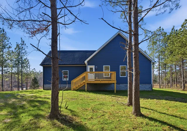 Photo 3 of Single Family Residence at 3763 Highway 231, Erin, TN 37061 | MLS# 3046328 | | Sold on 2026-03-17