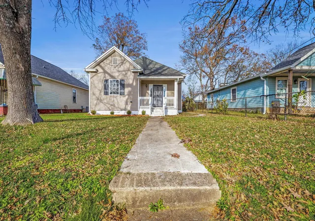 Homes for sale in Chattanooga, TN | 1607 E 14th Street, Chattanooga, TN 37404 | MLS# 3046775