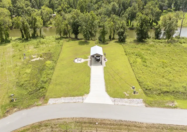 Photo 4 of Land for sale at 6425 Cravens Rd, Savannah, TN 38372 | MLS# 3047133 | Listing updated on 2026-10-01