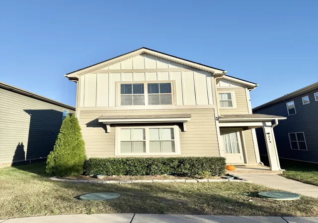 1st image of 215 Manor Row, Pleasant View, TN 37146 | MLS# 3047417