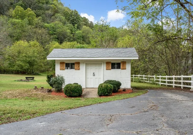 Photo 26 of Single family home for sale at 315 Little Creek Rd, Pleasant Shade, TN 37145 | MLS# 3047449 | Listing updated on 2026-01-29