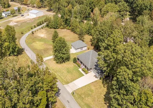 Photo 2 of Single family home for sale at 115 Partridge Ln, Savannah, TN 38372 | MLS# 3049064 | Listing updated on 2025-11-24