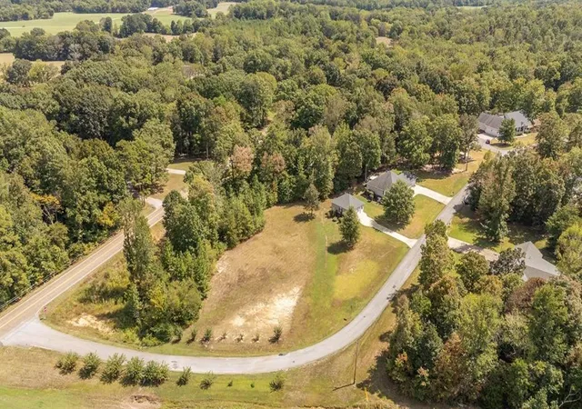 Photo 3 of Single family home for sale at 115 Partridge Ln, Savannah, TN 38372 | MLS# 3049064 | Listing updated on 2025-11-24