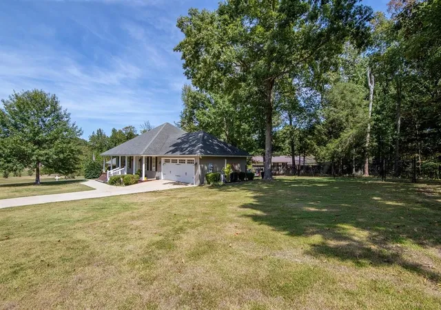 Photo 4 of Single family home for sale at 115 Partridge Ln, Savannah, TN 38372 | MLS# 3049064 | Listing updated on 2025-11-24