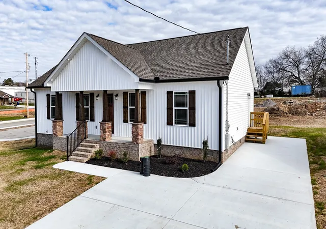Homes for sale in Shelbyville, TN | 105 Demombreum Circle, Shelbyville, TN 37160 | MLS# 3049200