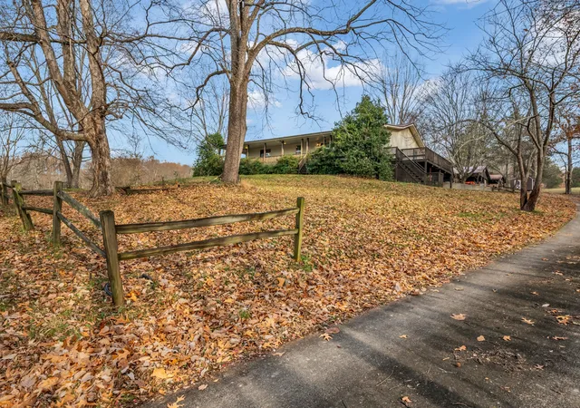 Homes for sale in Indian Mound, TN | 857 Indian Mound Rd, Indian Mound, TN 37079 | MLS# 3049264