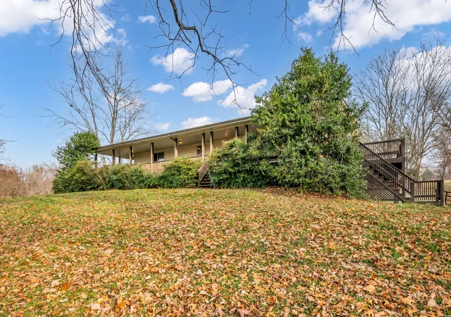 Homes for sale in Indian Mound, TN | 857 Indian Mound Rd, Indian Mound, TN 37079 | MLS# 3049264