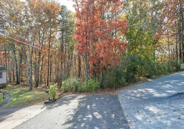 Photo 4 of Sale Pending at 3800 Gibson Dr NE, Cleveland, TN 37312 | MLS# 3224419 | Listing updated on 2026-10-02