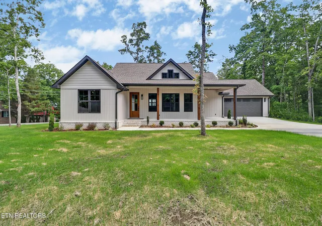 1st image of 124 Markham Lane, Crossville, TN 38558 | MLS# 3049914