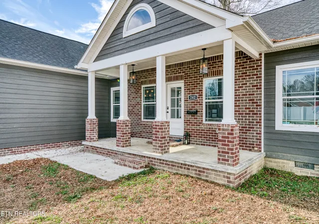 2nd image of 242 Grace Dr Dr, Sparta, TN 38583 | MLS# 3050766