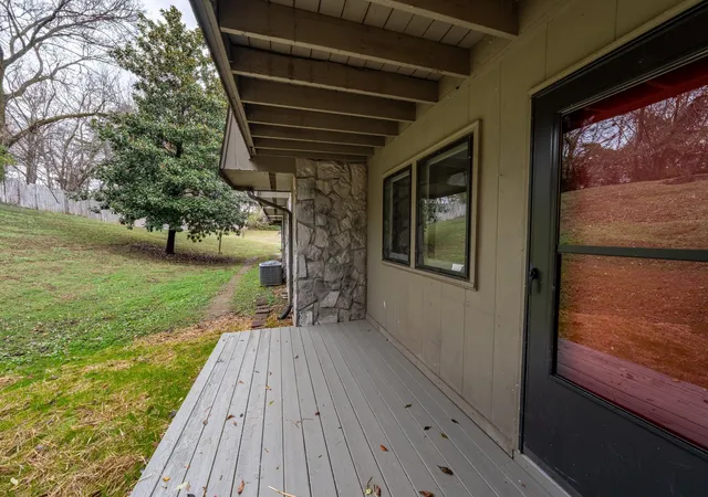2nd image of 2929 Selena Dr, Nashville, TN 37211