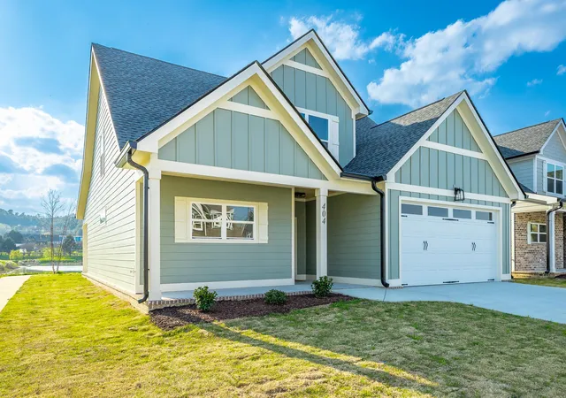 Photo 3 of Single family home for sale at 404 Willow Grv Ct, Ringgold, GA 30736 | MLS# 3050830 | Listing updated on 2026-09-21