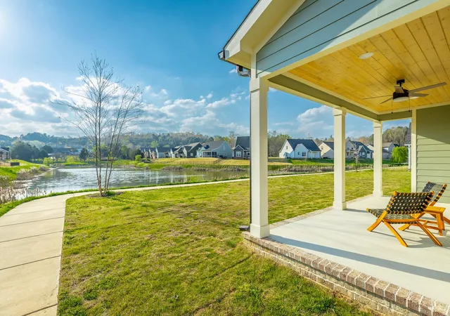Photo 4 of Single family home for sale at 404 Willow Grv Ct, Ringgold, GA 30736 | MLS# 3050830 | Listing updated on 2026-09-21