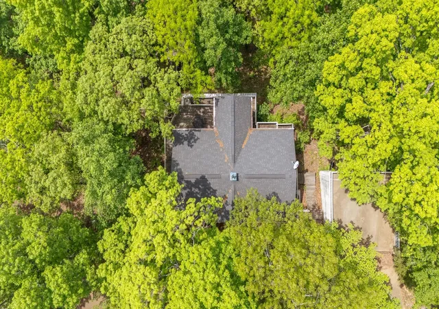 Photo 3 of Single family home for sale at 1720 Point Grand Dr, Savannah, TN 38372 | MLS# 3050888 | Listing updated on 2026-01-14