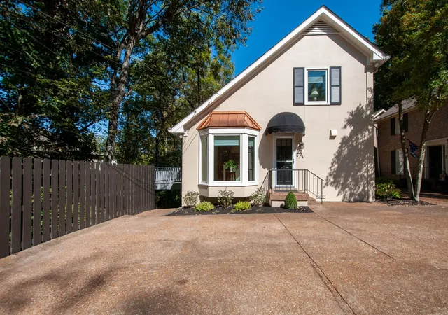 2nd image of 3803 Woodmont Ln #A, Nashville, TN 37215 | MLS# 3068494