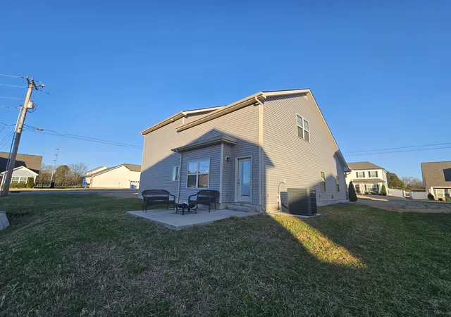 Photo 3 of Single family home for sale at 300 Durum St, Shelbyville, TN 37160 | MLS# 3051329 | Listing updated on 2026-09-13