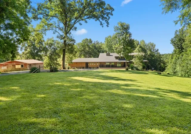 Photo 3 of House for sale at 2900 Tanyard Hl Rd, Lynchburg, TN 37352 | MLS# 3051368 | Listing updated on 2026-07-16