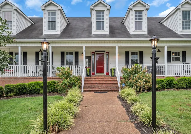 Homes for sale in Hendersonville, TN | 2712 Long Hollow Pike, Hendersonville, TN 37075 | MLS# 3059482
